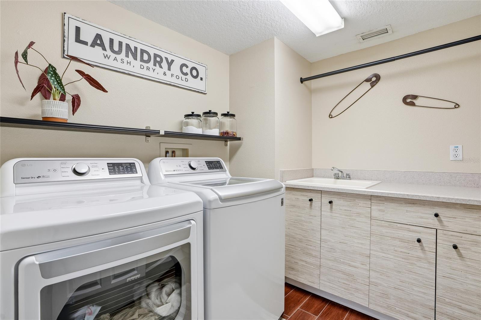 SANCTUARY ON SPRUCE CREEK 03 - Residential