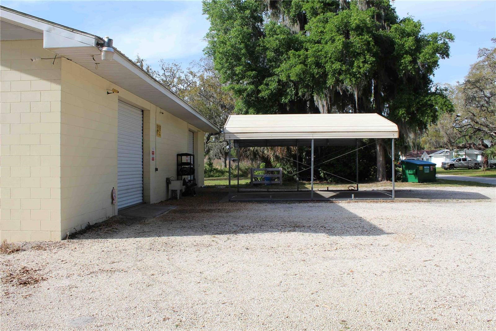 DONNA VISTA PARK - Commercial Sale