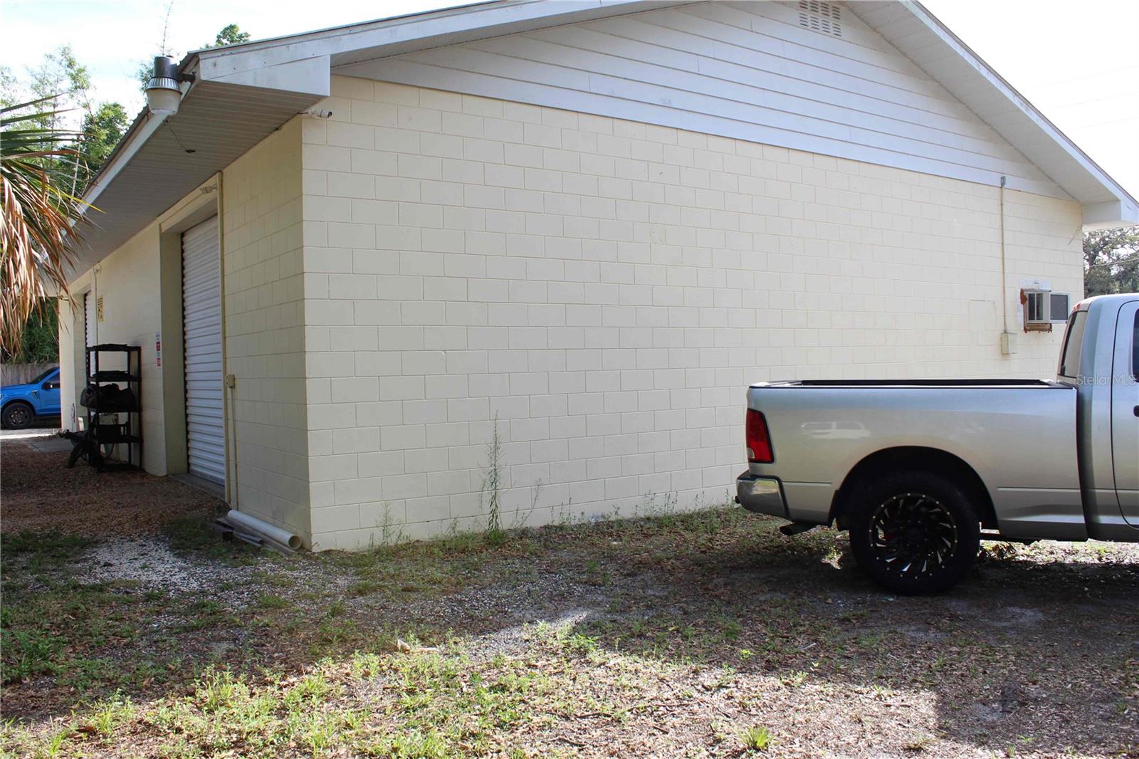 DONNA VISTA PARK - Commercial Sale