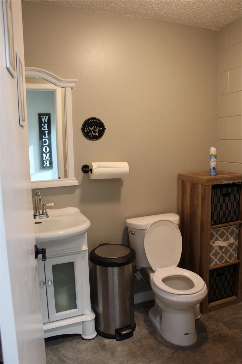 DONNA VISTA PARK - Commercial Sale