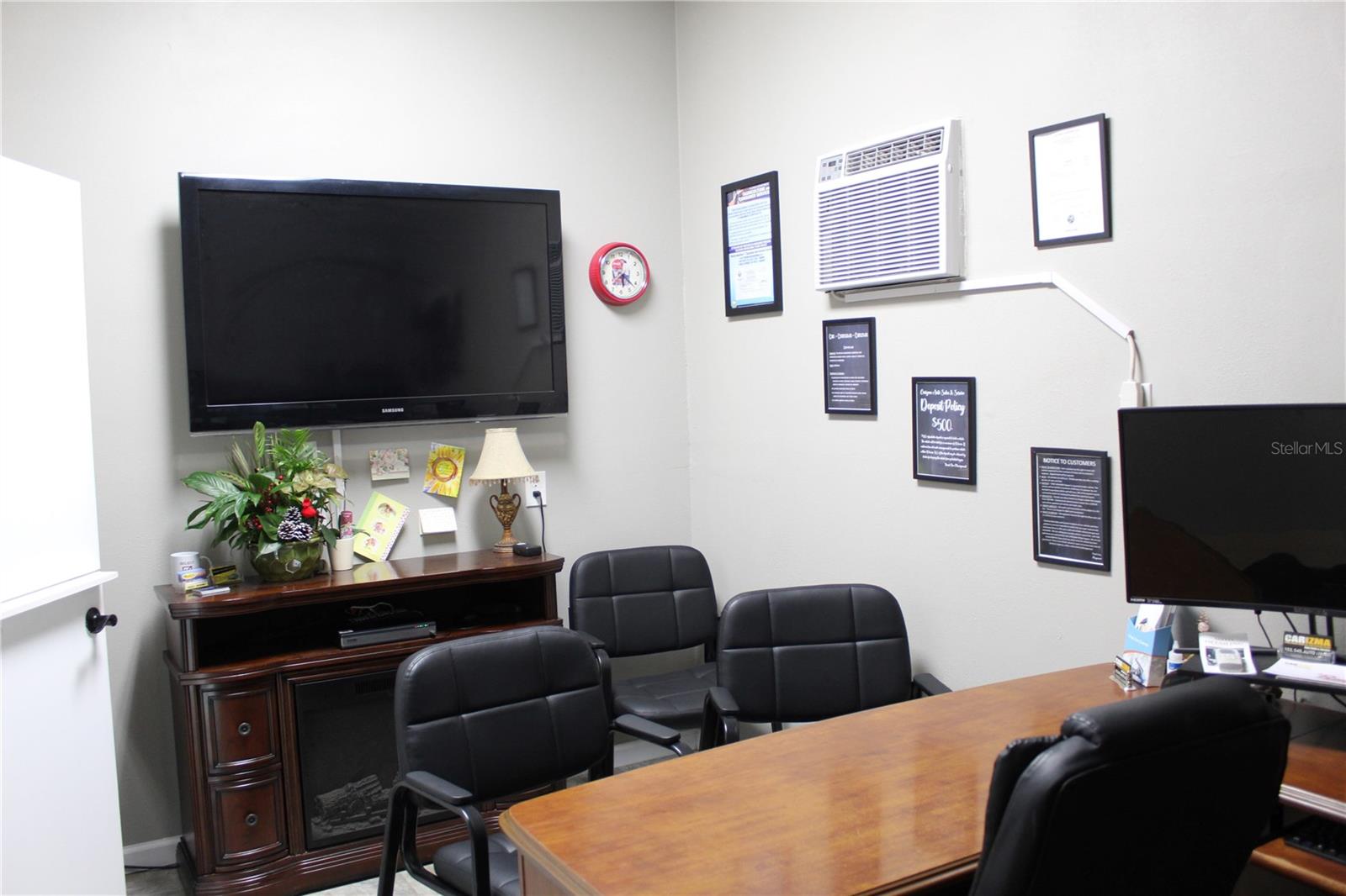 DONNA VISTA PARK - Commercial Sale