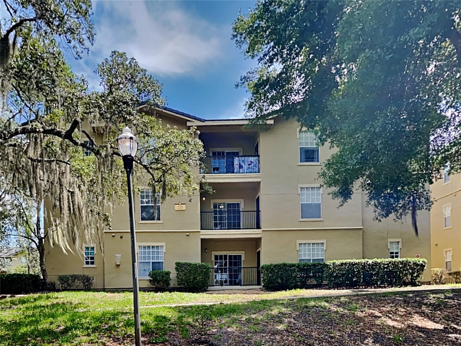 SPECIAL!! $300 OFF THE 1st MO RENT TERMS APPLY
Beautiful upgraded 2/2 in the Beautiful Community of Notting Hill. the unit is very spacious, over 1200 sq. ft. Brand new laminate flooring in the living room, tile in the kitchen, and carpet in the bedrooms. Beautiful kitchen with upgraded appliances, granite countertops, and cherry wood cabinets. The Master bedroom has a large walk-in closet. The unit has a small patio with outside storage and comes with Washer/Dryer. Perfect location minutes from i-4 and 417, local shopping, and dining!
** WATER/SEWER/TRASH INCLUDED IN RENT!!**
Resident Benefit Package: $42.00-month. Includes HVAC air filter delivery, Tenant Liability Insurance, Credit Reporting, Tenant Rewards Program, and much more!
This property is eligible for deposit alternative coverage in lieu of a security deposit. For information and enrollment, please contact our leasing team and enjoy a deposit-free renting experience.