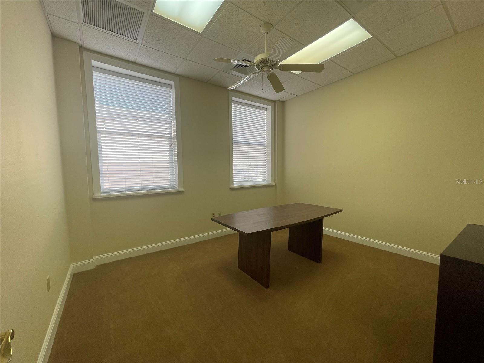 TAVARES - Commercial Lease