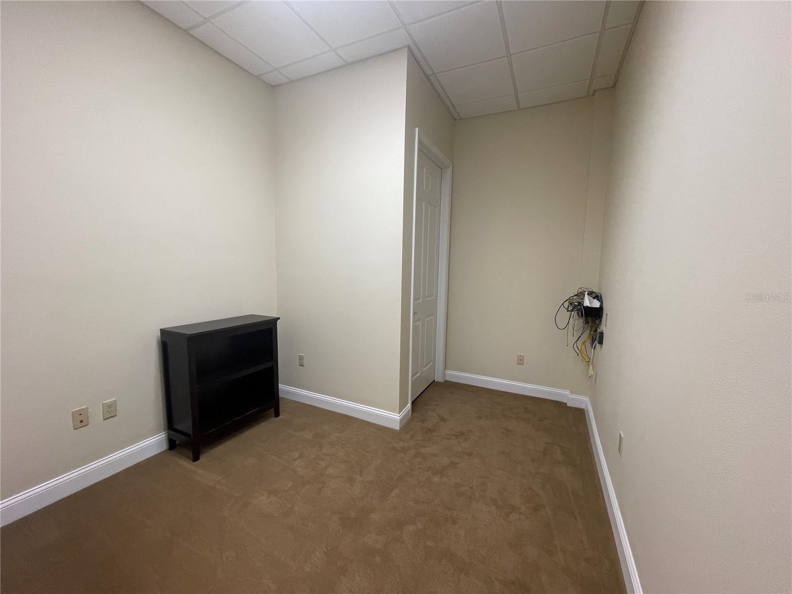 TAVARES - Commercial Lease