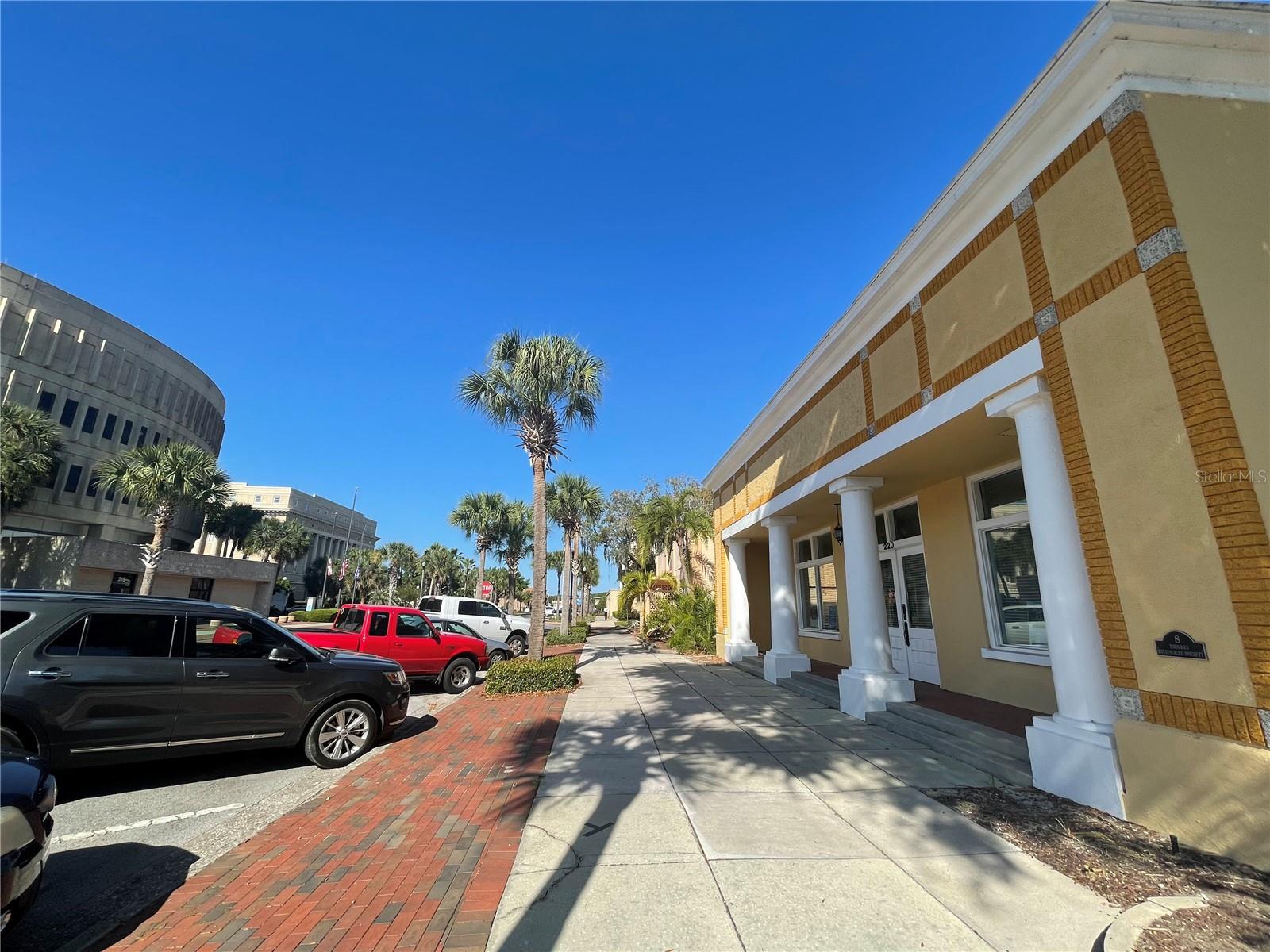 TAVARES - Commercial Lease