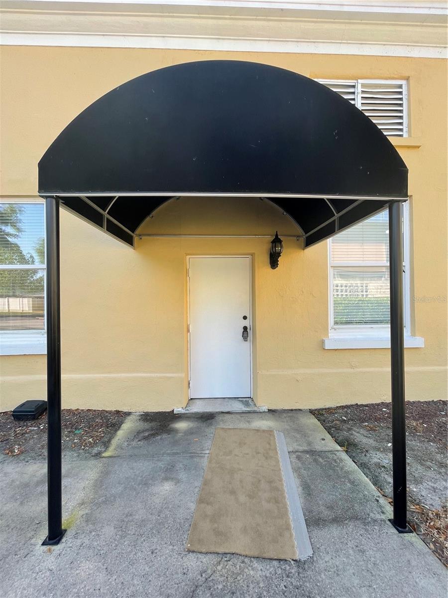 TAVARES - Commercial Lease