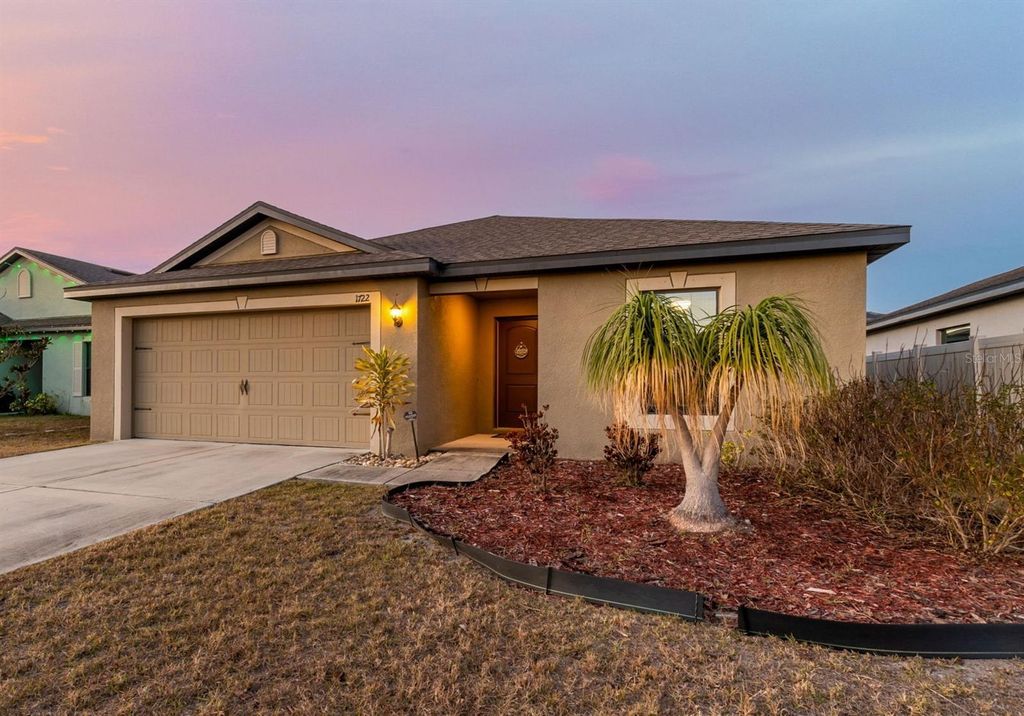 Photo of 1722 Chatham Green Cir, Ruskin, FL 33570 (MLS # TB8467123)