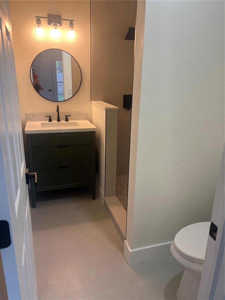 1049 CLOVERCREST ROAD