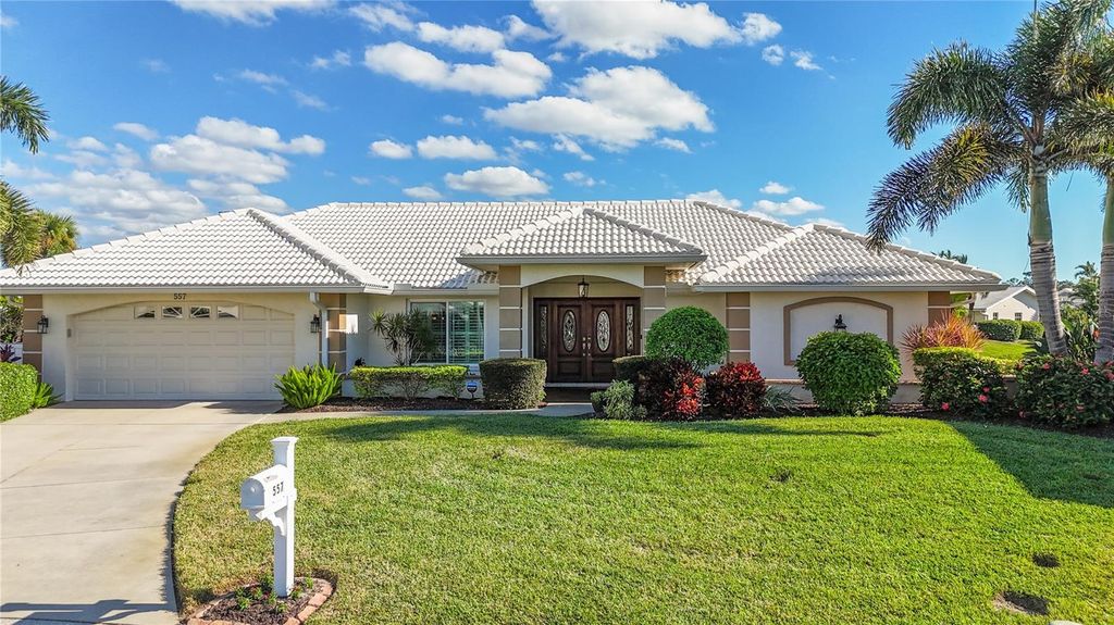 Photo of 557 Warwick Court, Venice, FL 34293 (MLS # N6141260)