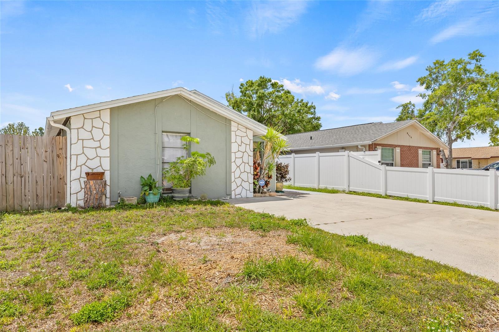 9112 SUFFIELD COURT
