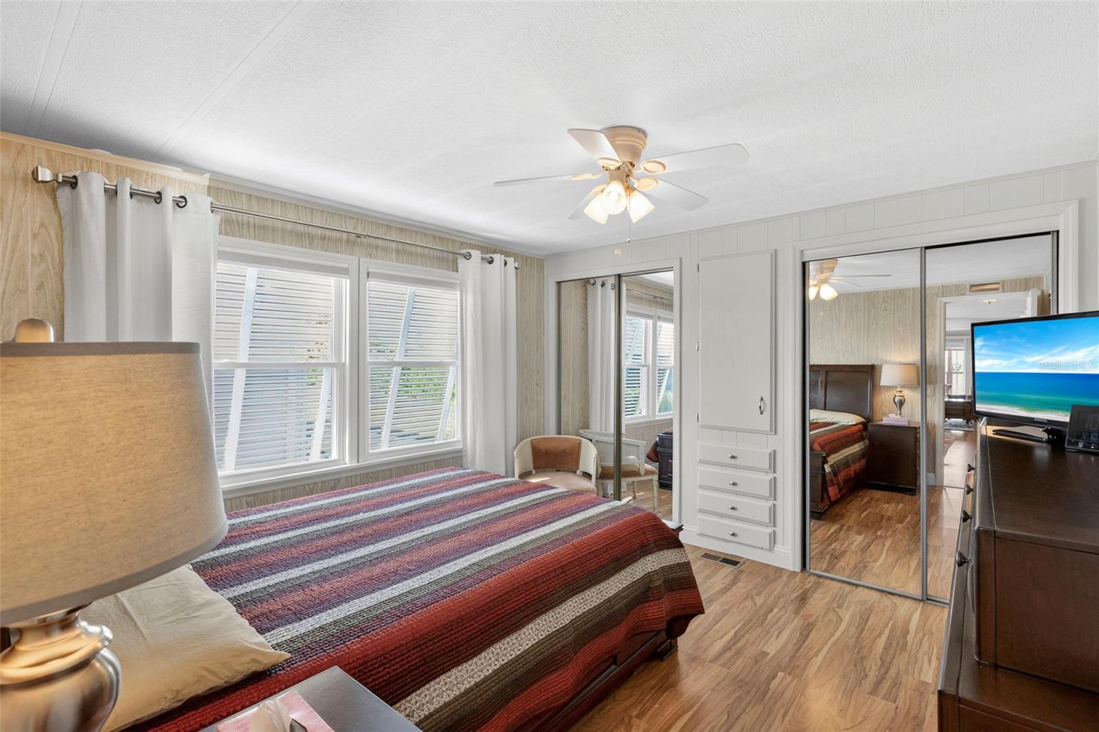 LA CASA MHP CO-OP - Residential