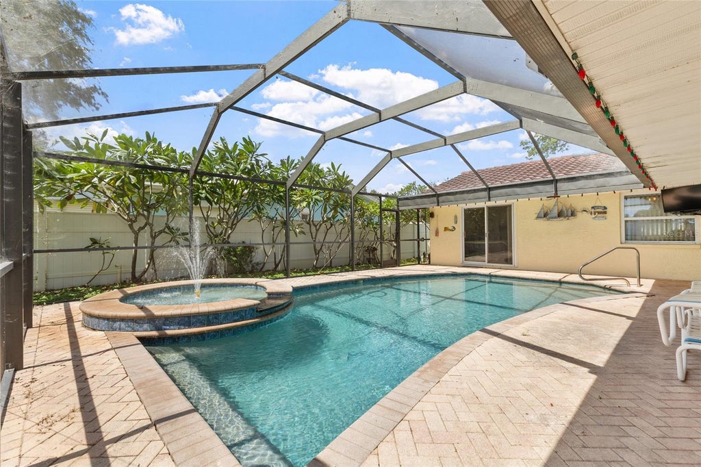 Photo of 6232 43rd Avenue N, Kenneth City, FL 33709 (MLS # TB8550033)