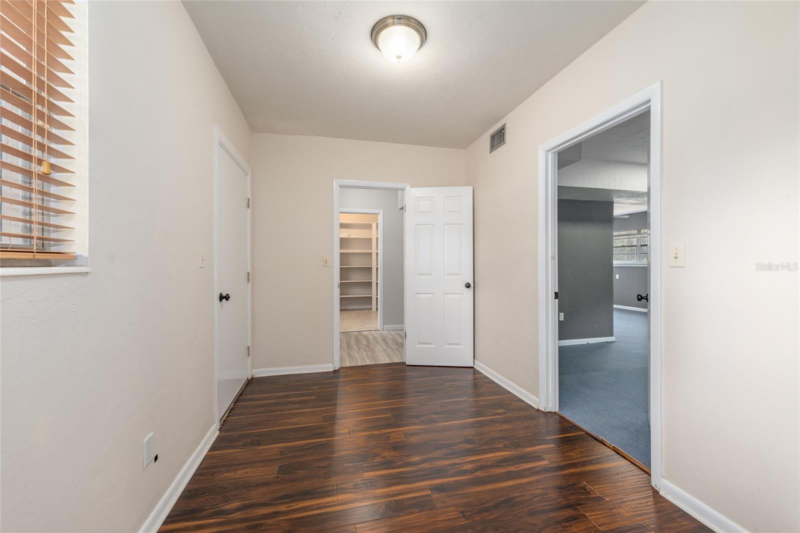 PRAIRIE POINTE - Residential