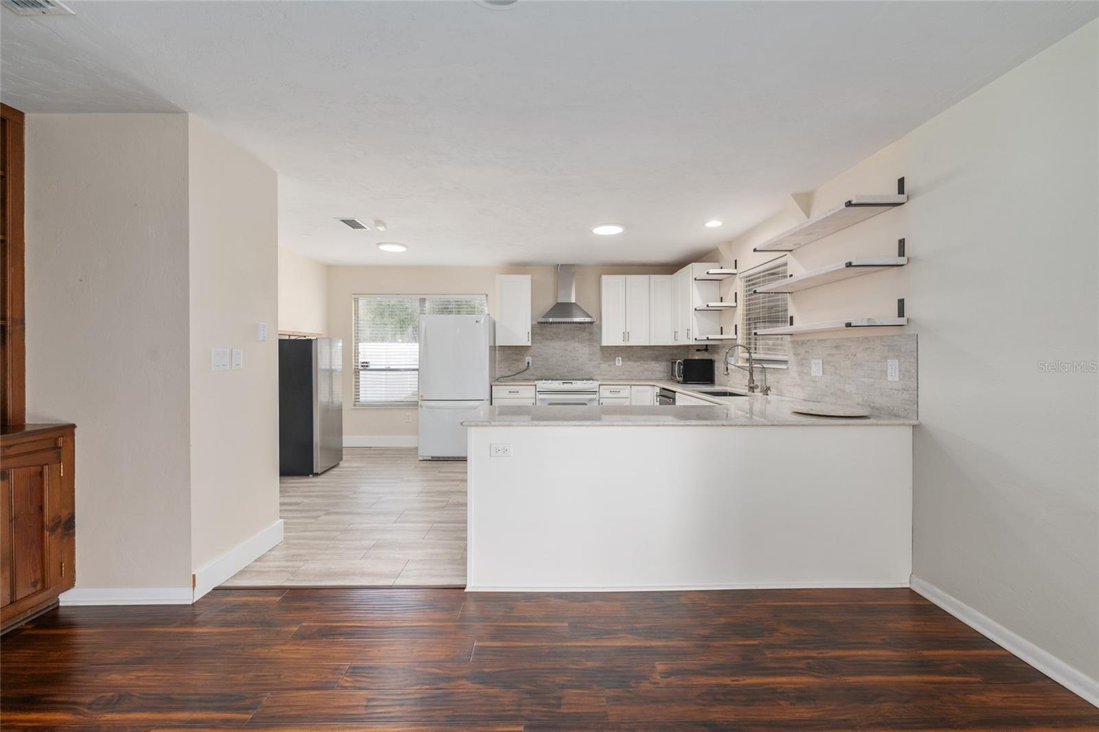 PRAIRIE POINTE - Residential