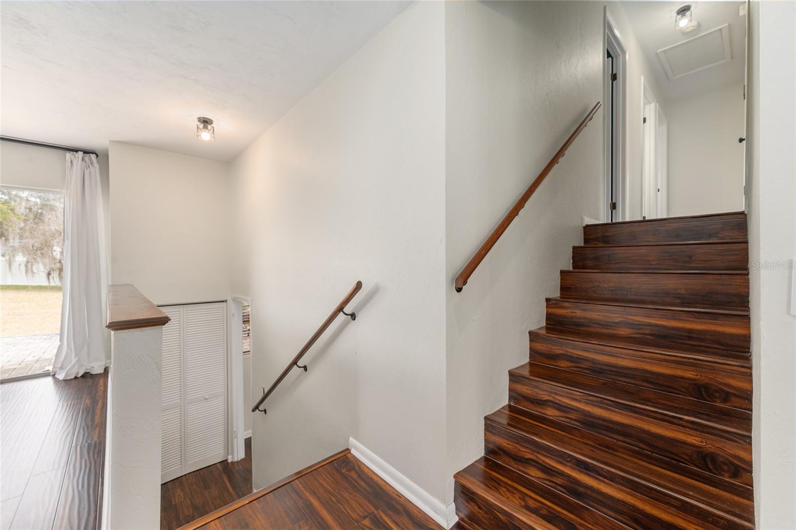 PRAIRIE POINTE - Residential