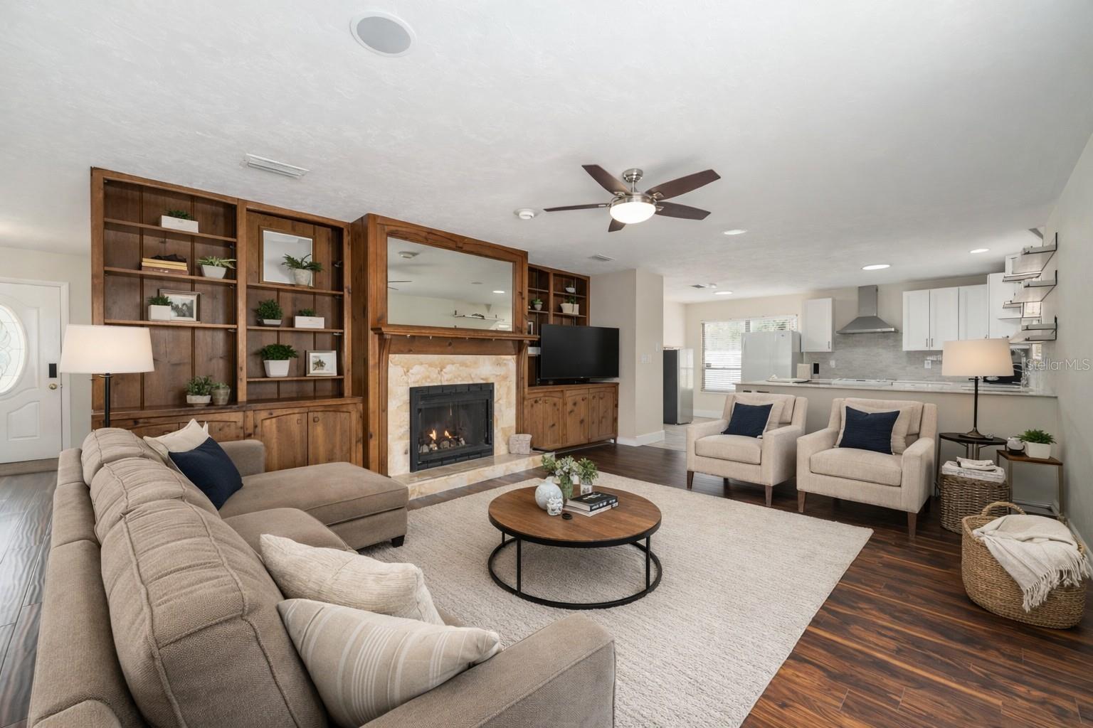 PRAIRIE POINTE - Residential