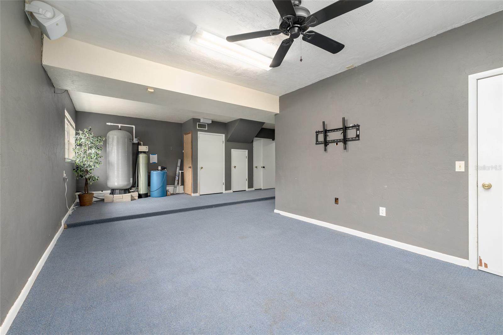 PRAIRIE POINTE - Residential