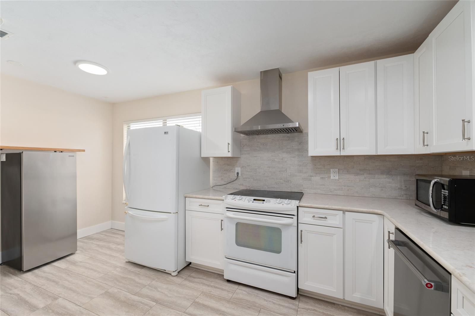 PRAIRIE POINTE - Residential