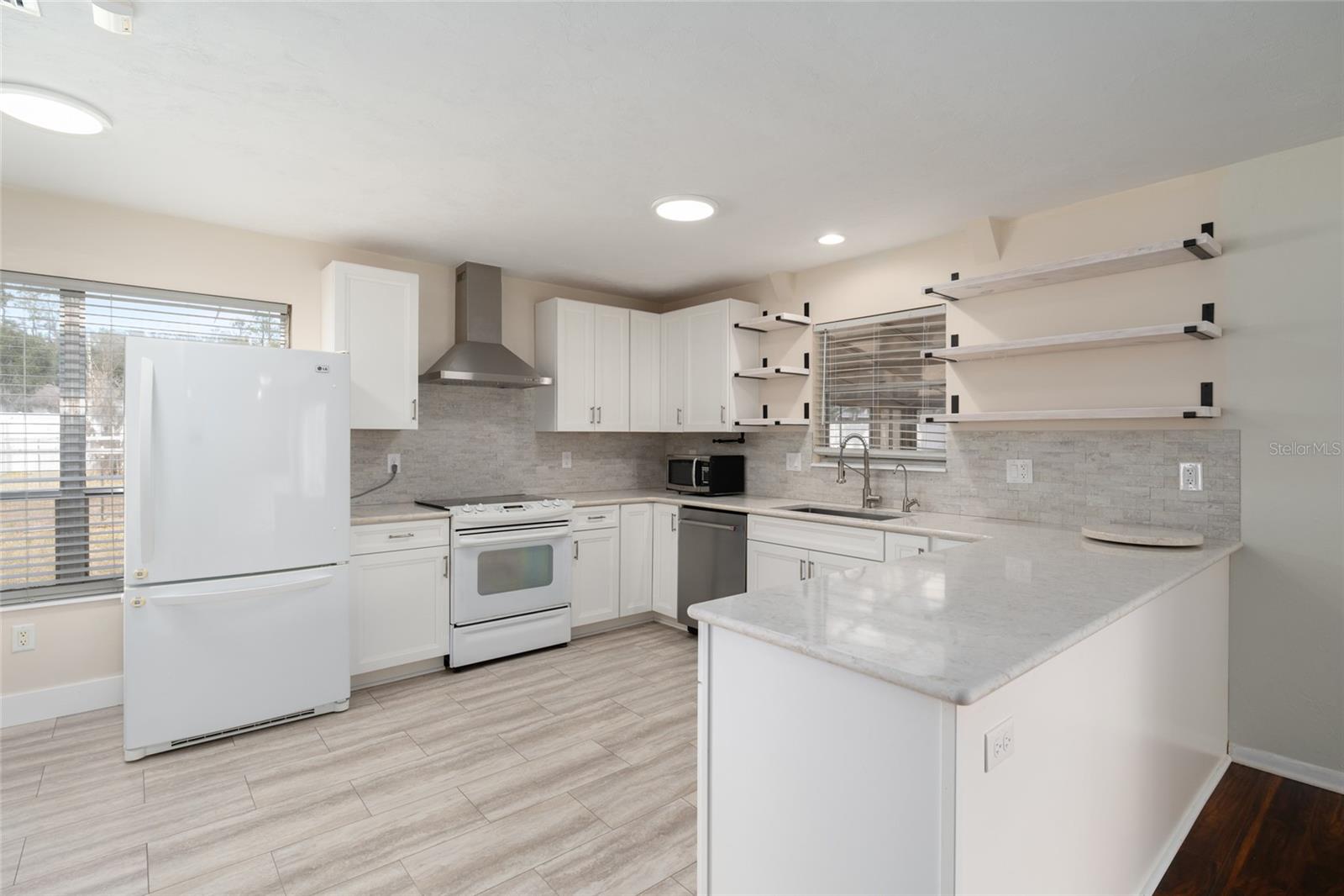 PRAIRIE POINTE - Residential