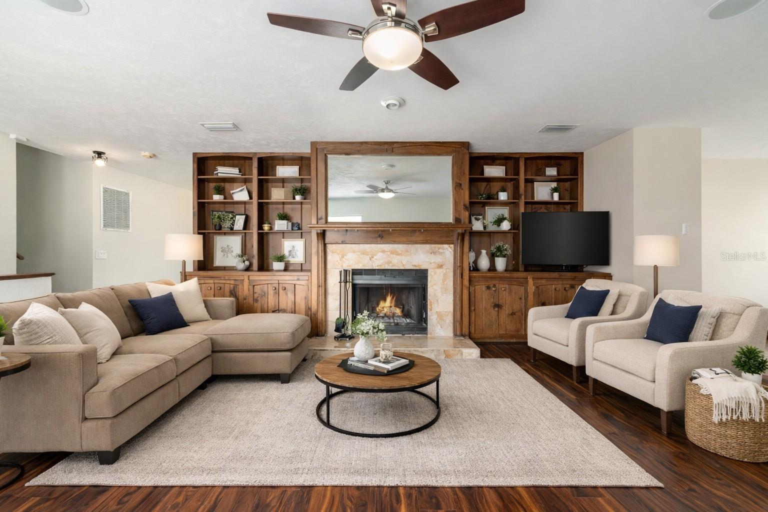 PRAIRIE POINTE - Residential