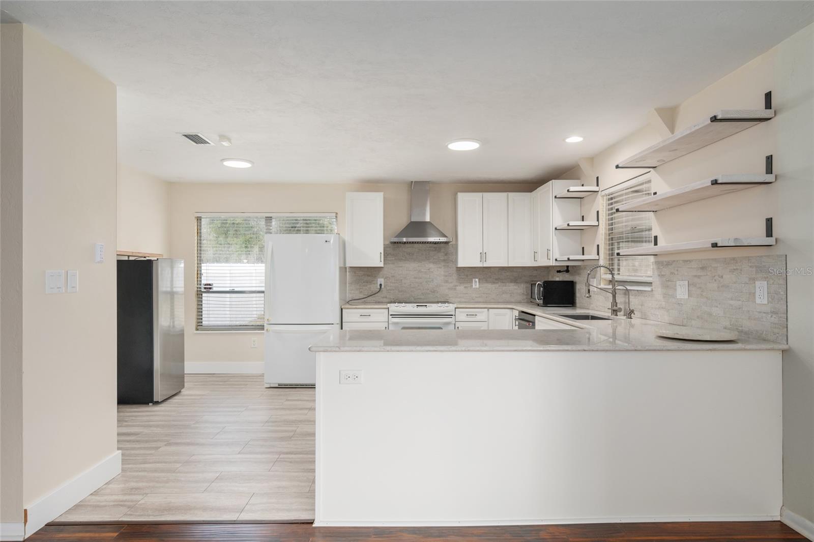 PRAIRIE POINTE - Residential