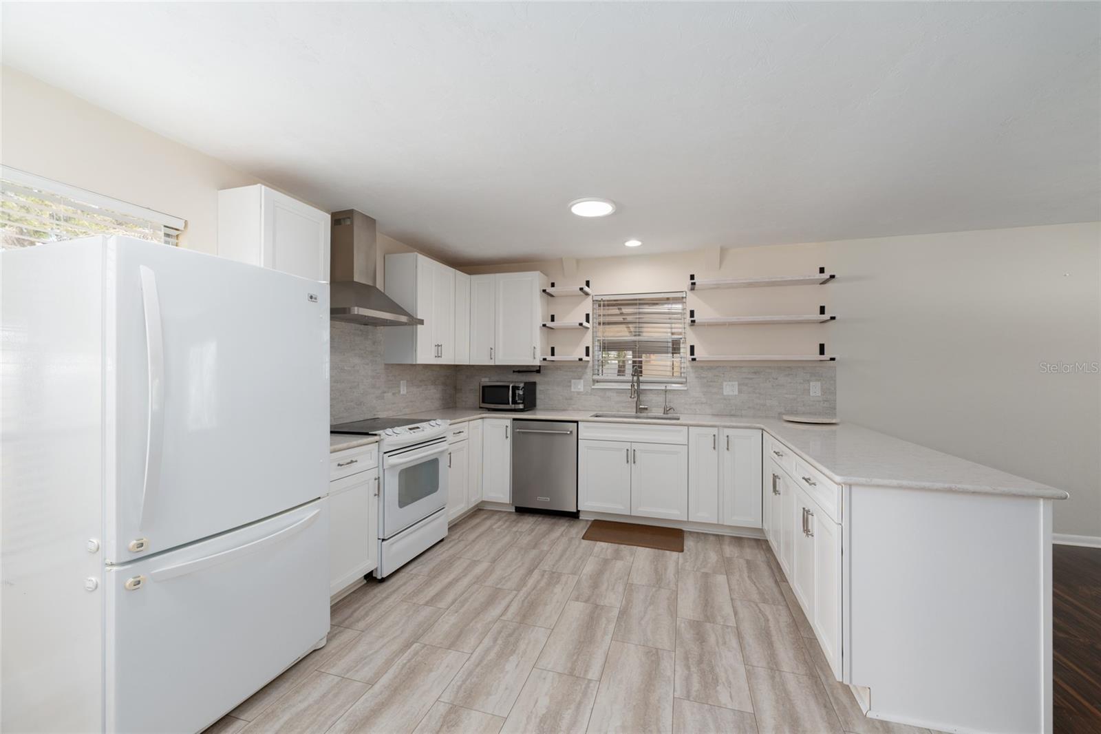 PRAIRIE POINTE - Residential