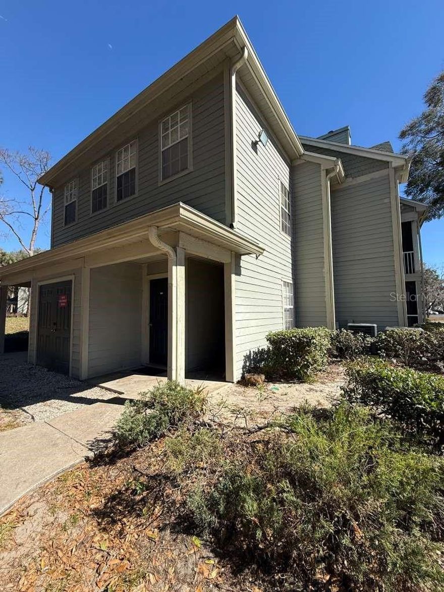 Beautiful 1-bedroom, 1-bathroom condo with a comfortable and functional layout, perfect for first-time buyers or investors looking for a great opportunity in Central Florida. The property may need some minor updates and is being sold as-is, offering the perfect chance to customize it to your taste.
The gated community offers great amenities including two swimming pools, a fitness center, volleyball and tennis courts, creating the perfect balance between relaxation and an active lifestyle.
Conveniently located near major highways, shopping centers, restaurants, and entertainment, with easy access to major Orlando attractions and the airport. Great opportunity to own in a well-located Orlando community.