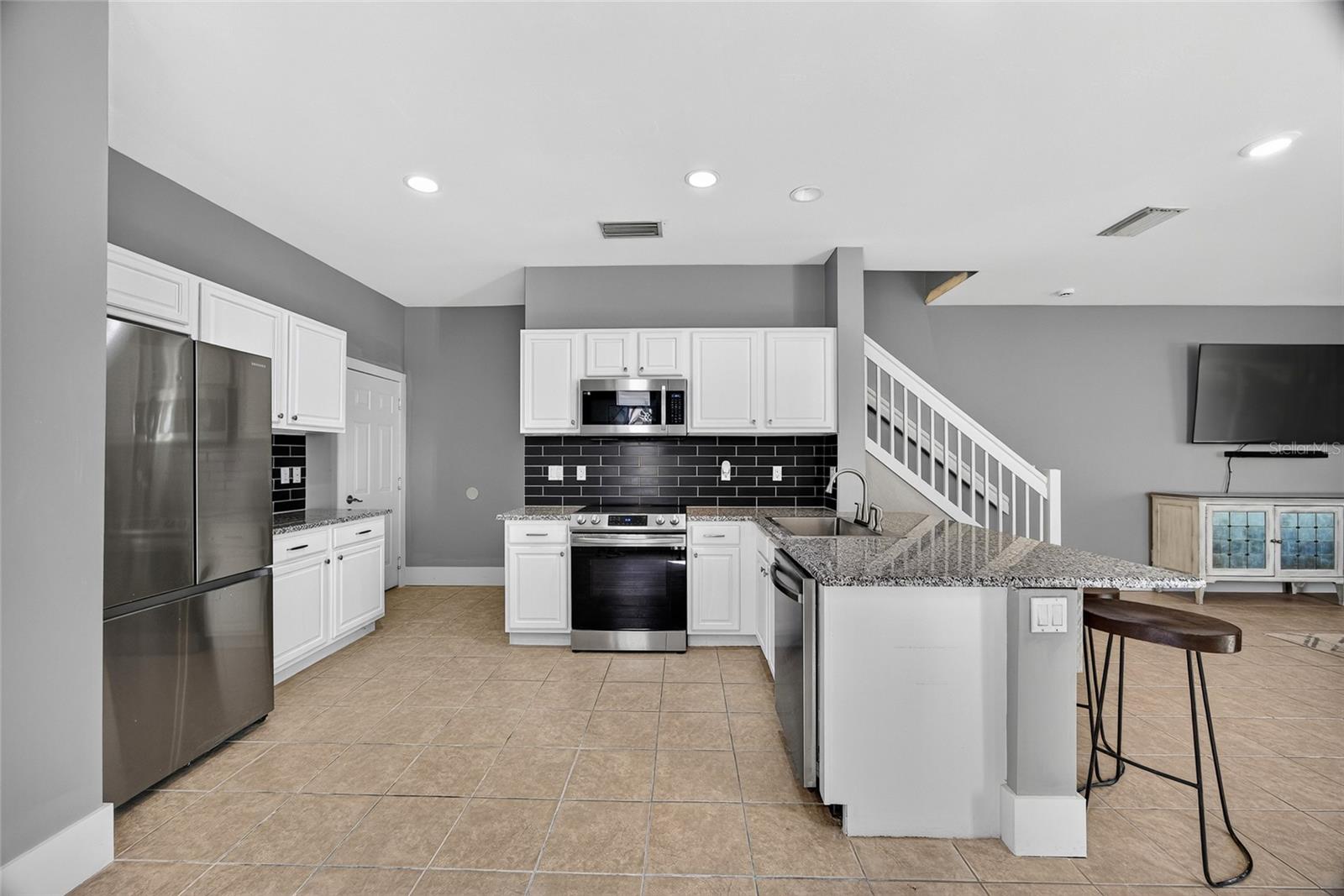 LAKEWOOD VILLAGE - Residential