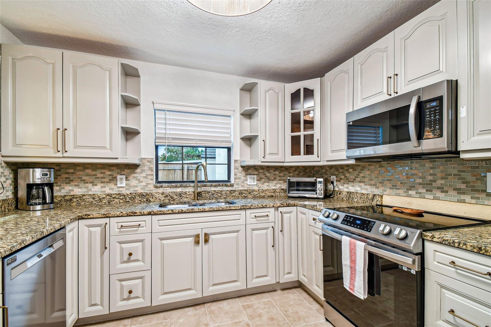 BAY PORT COLONY PH III UN 1 - Residential