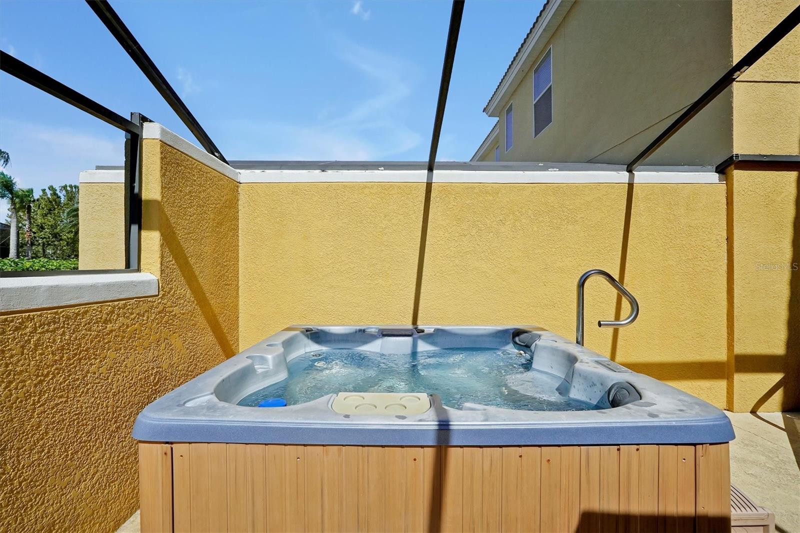 ENCANTADA PH 2 - Residential