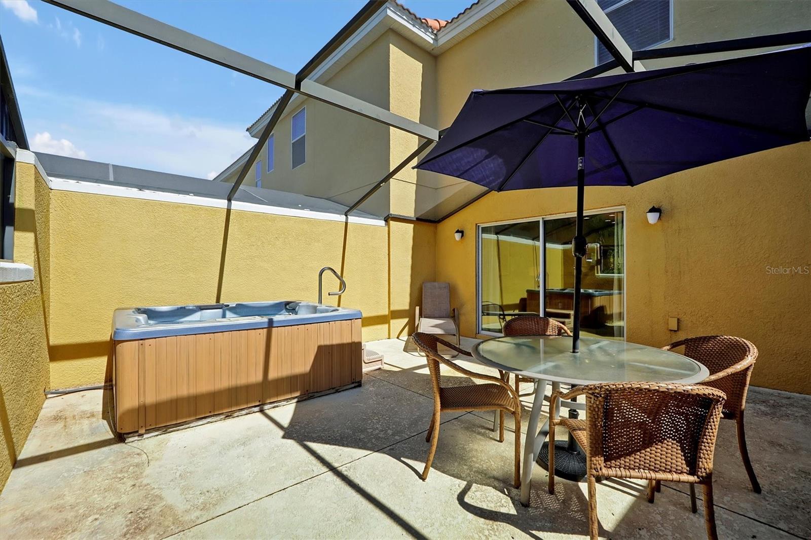 ENCANTADA PH 2 - Residential