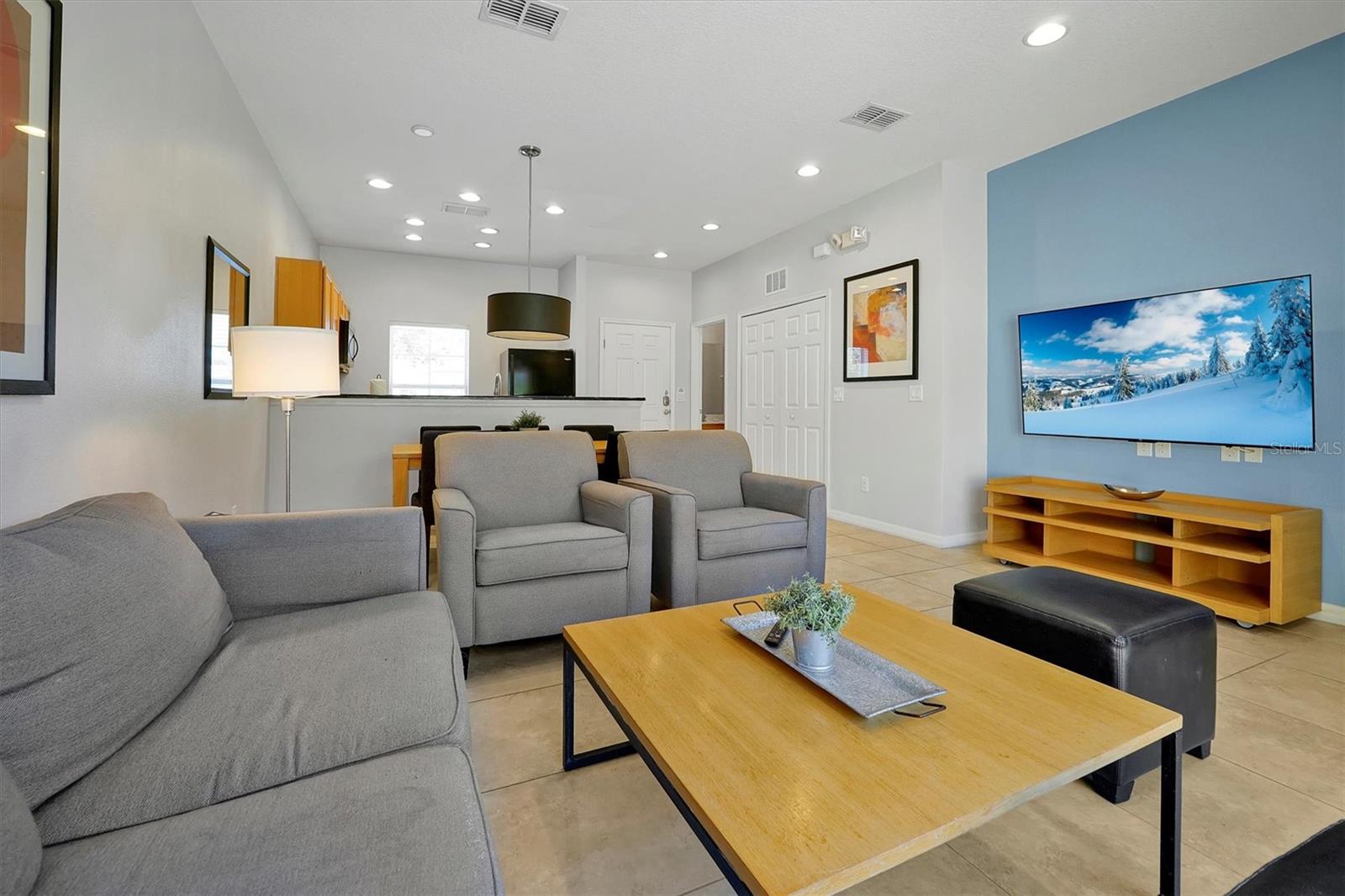 ENCANTADA PH 2 - Residential