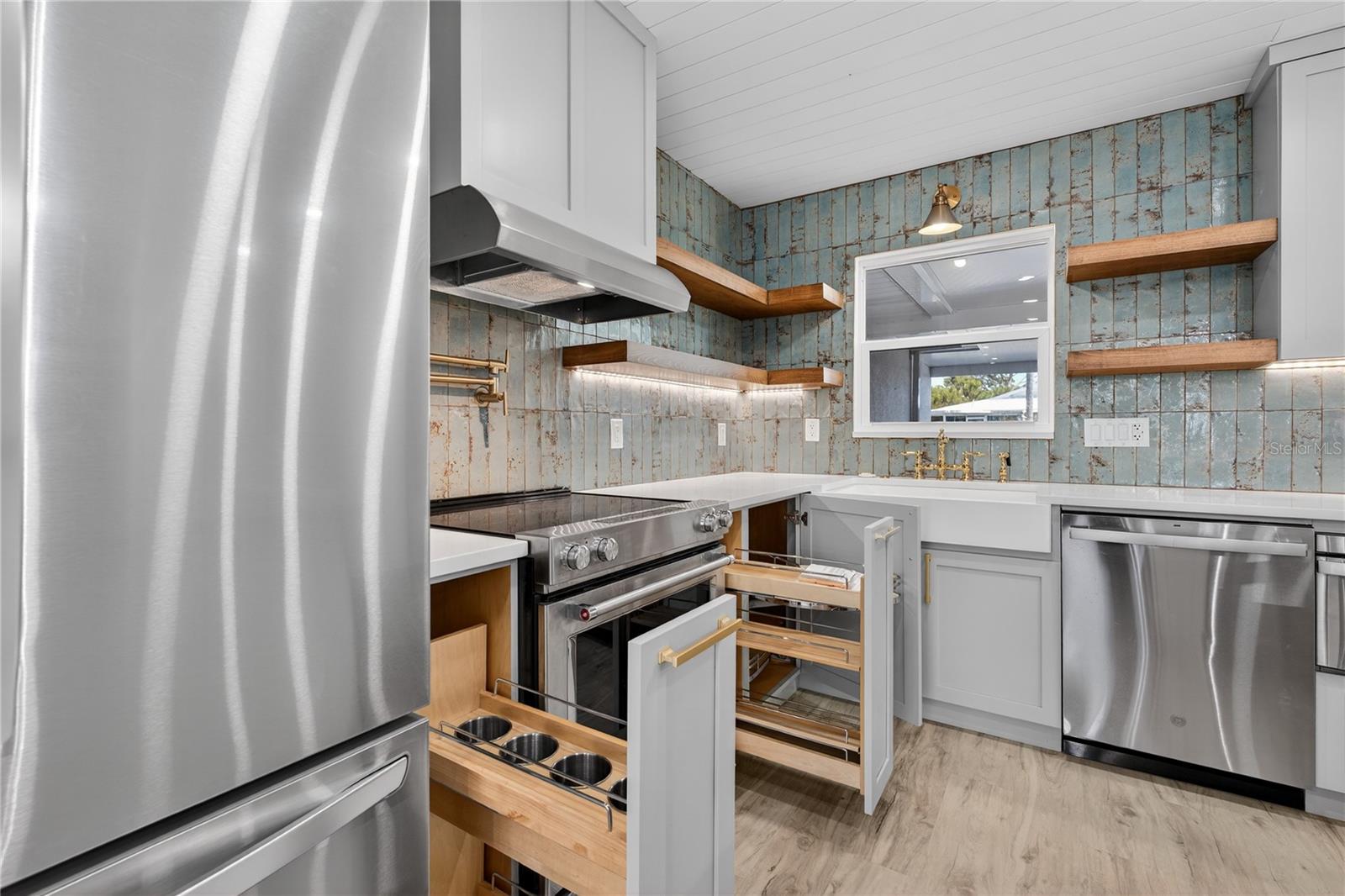 FAIRWINDS VILLAGE 2 - Residential