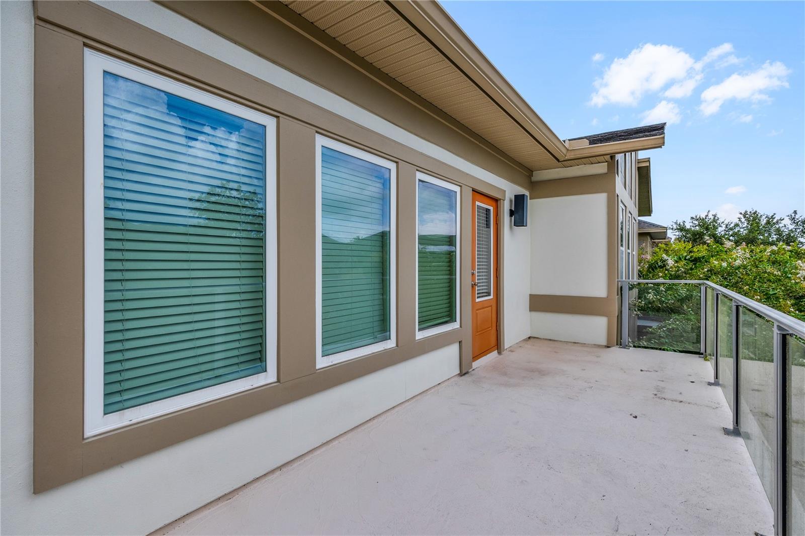 8083 UPPER PERSE CIRCLE