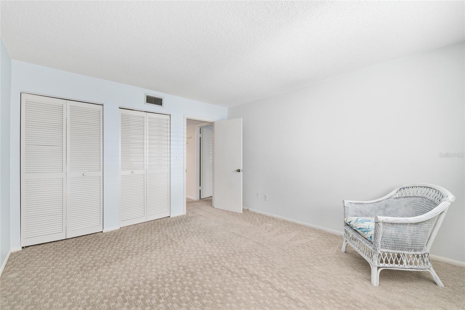 LIVE OAK VLG - Residential