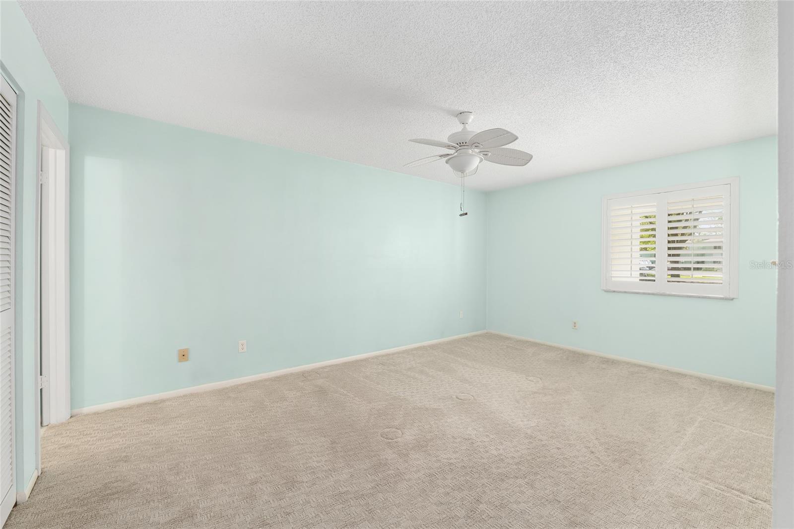 LIVE OAK VLG - Residential