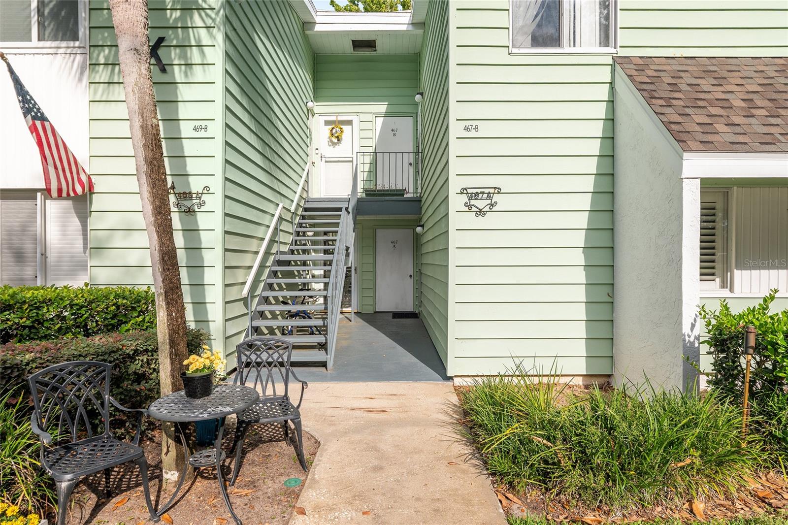 LIVE OAK VLG - Residential