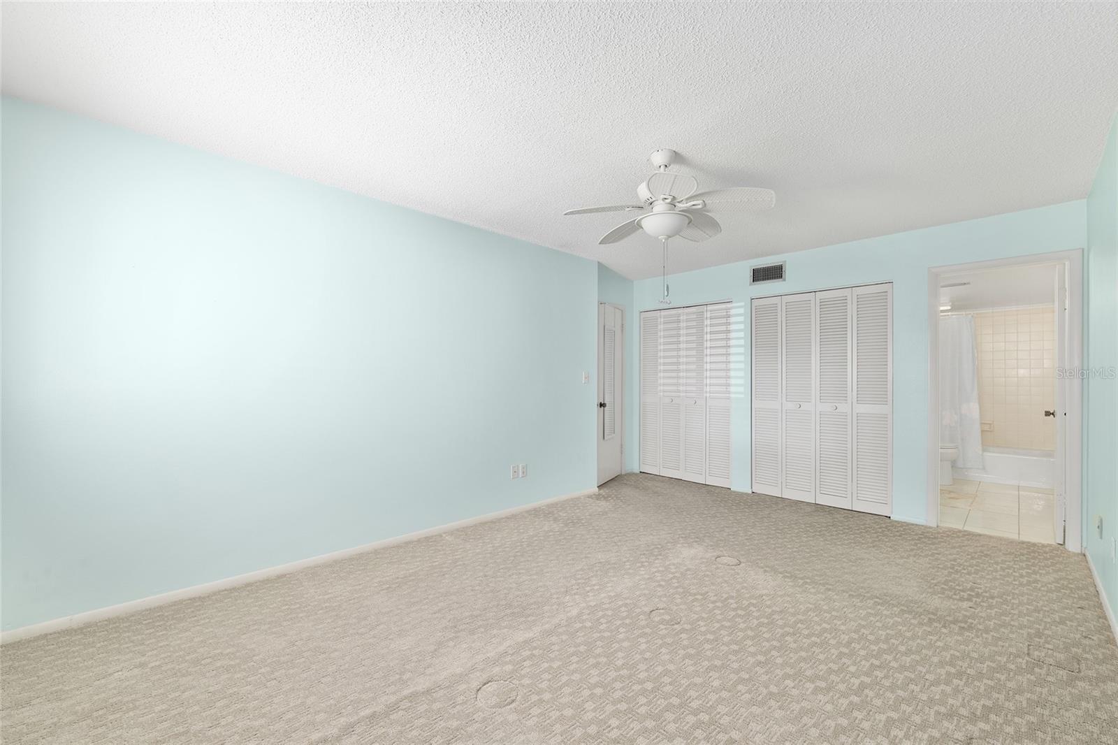 LIVE OAK VLG - Residential