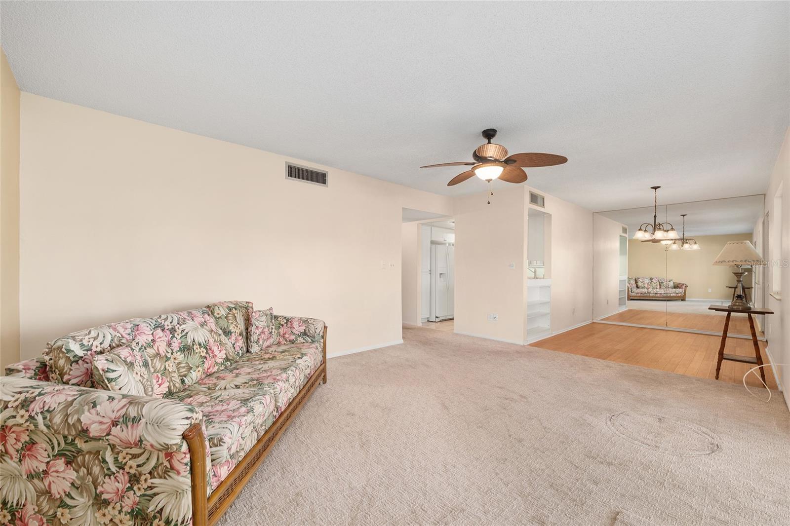 LIVE OAK VLG - Residential
