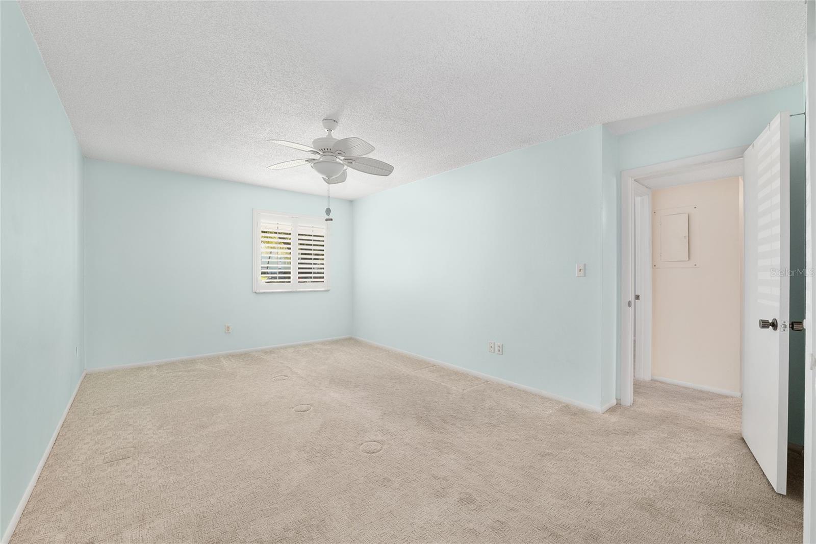 LIVE OAK VLG - Residential