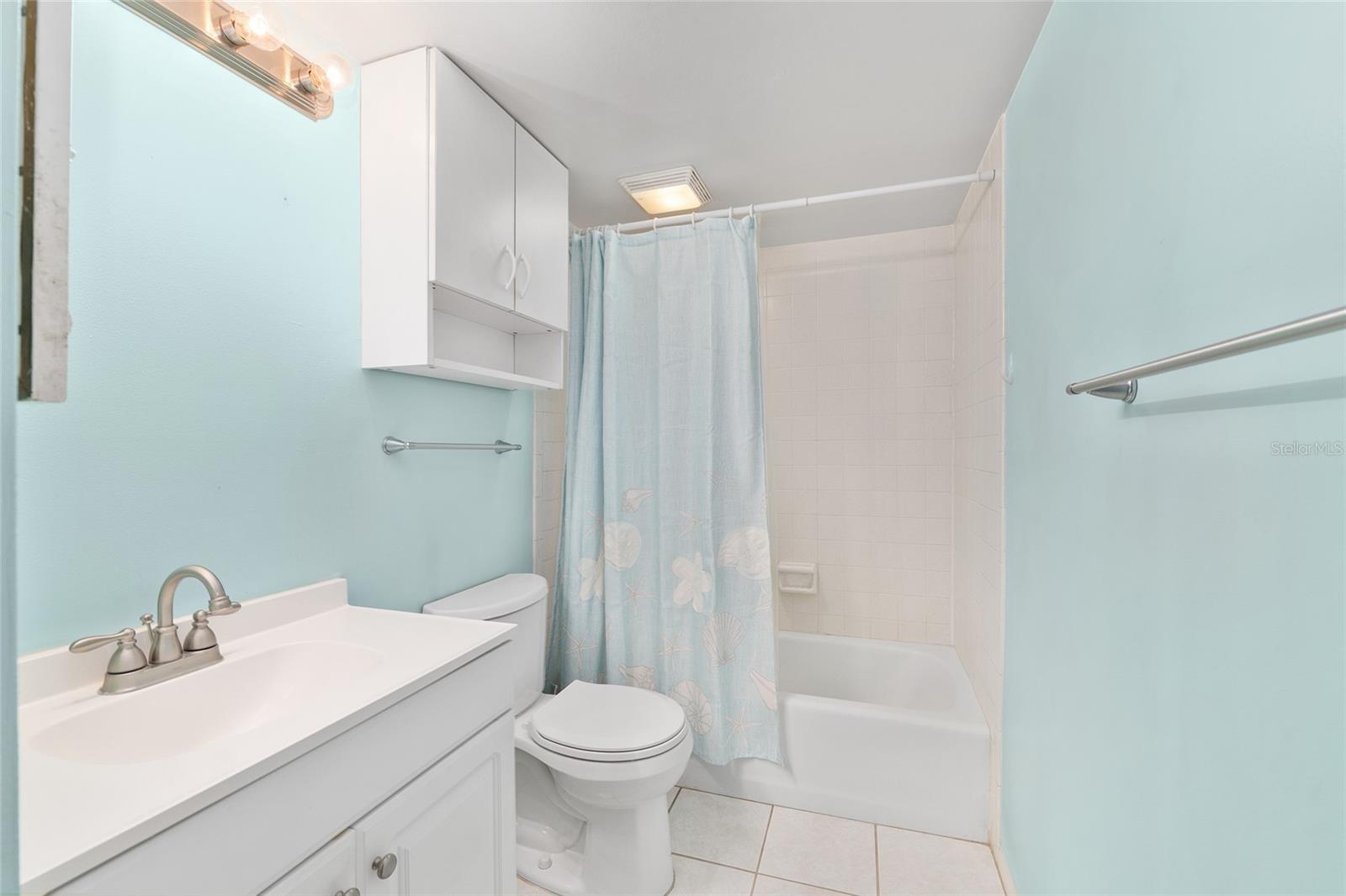 LIVE OAK VLG - Residential