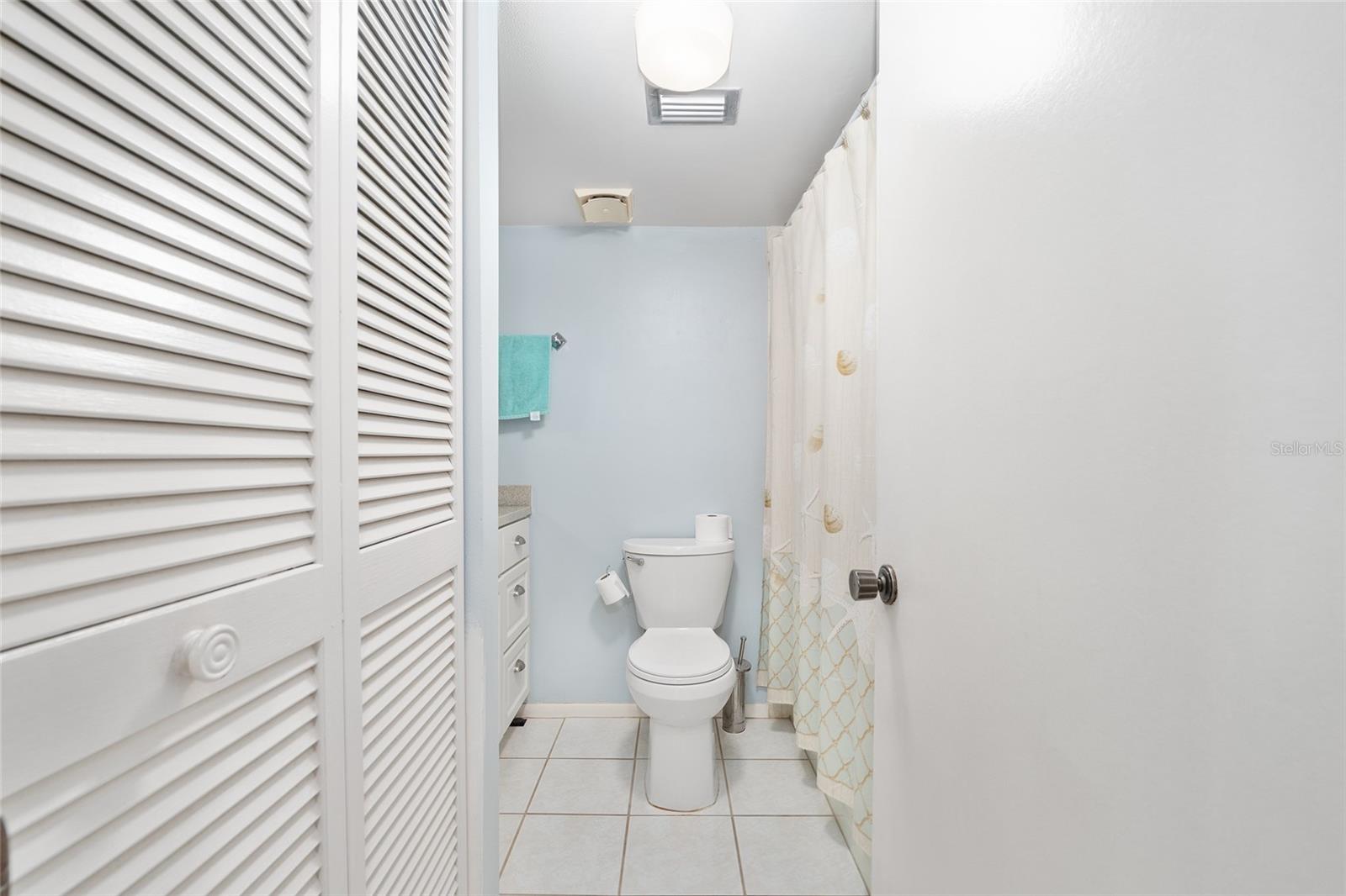 LIVE OAK VLG - Residential