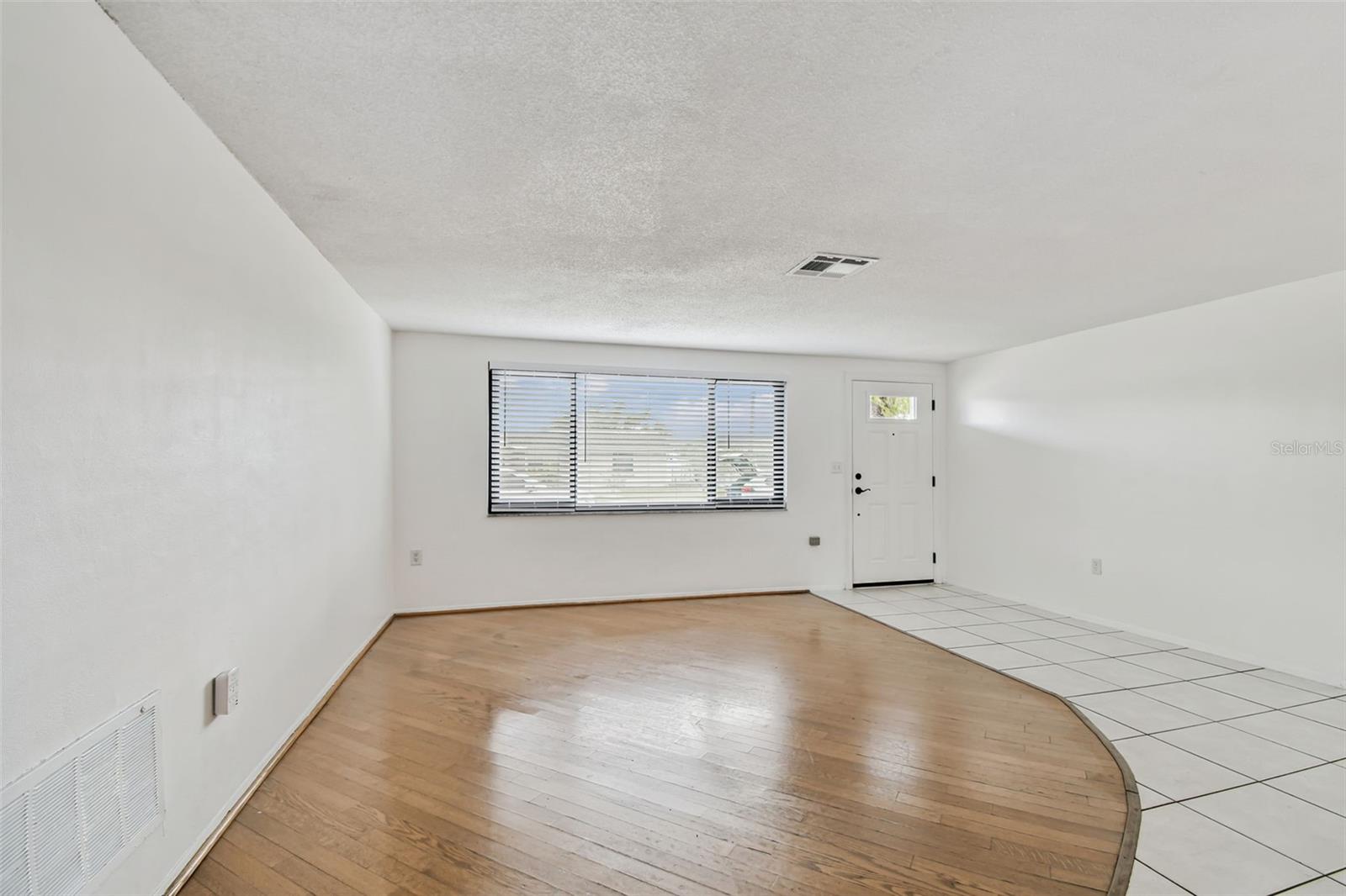EMBASSY HILLS - Residential