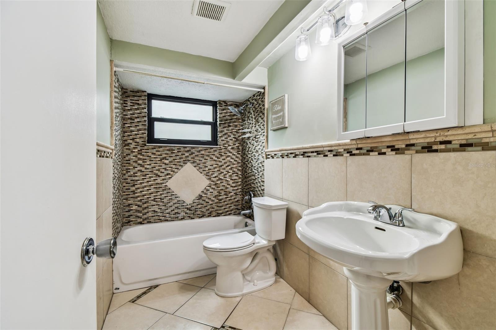 EMBASSY HILLS - Residential