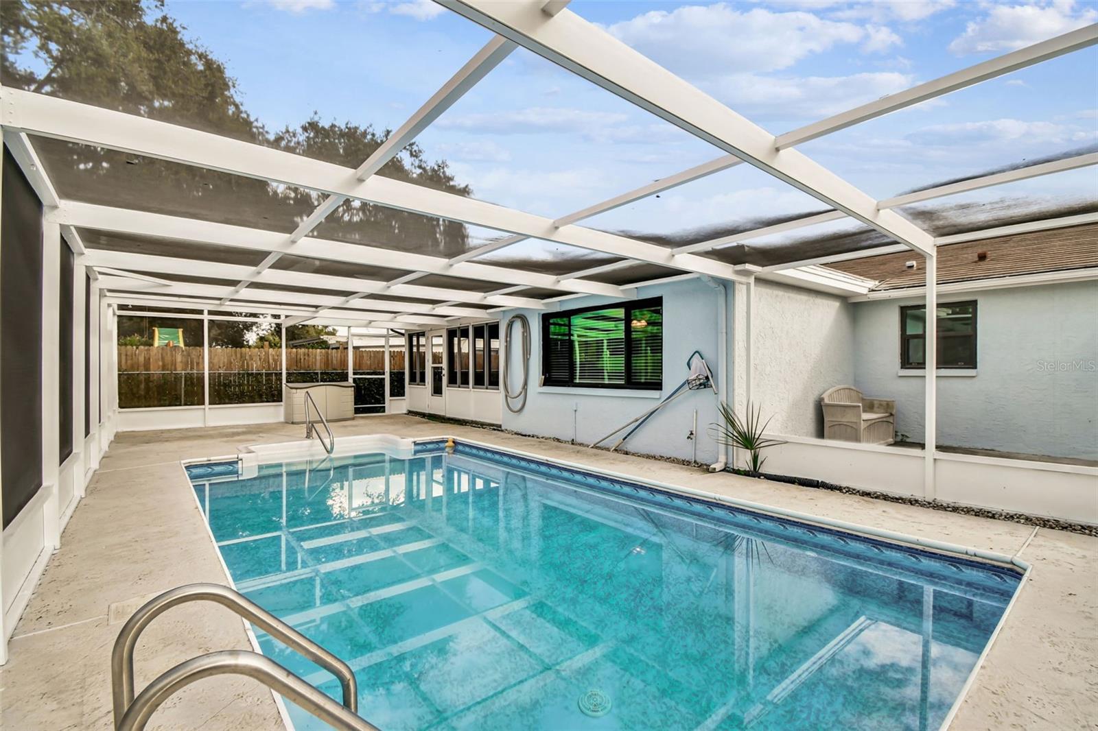 EMBASSY HILLS - Residential