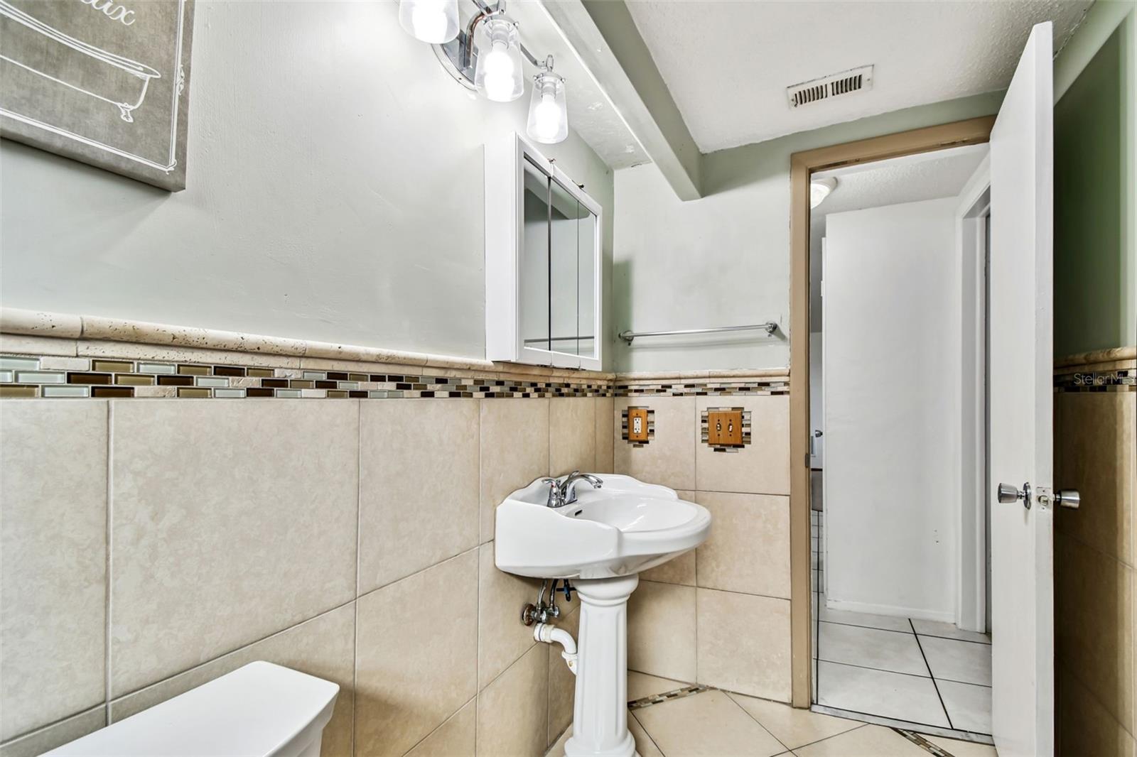 EMBASSY HILLS - Residential