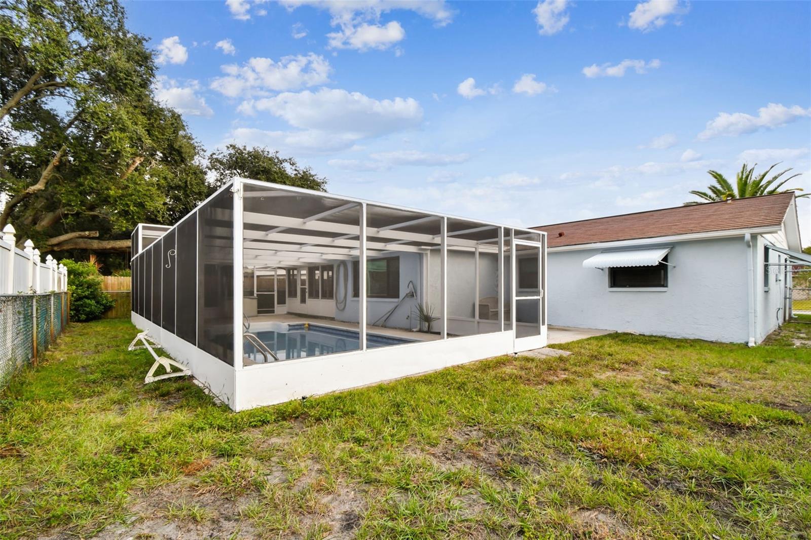 EMBASSY HILLS - Residential