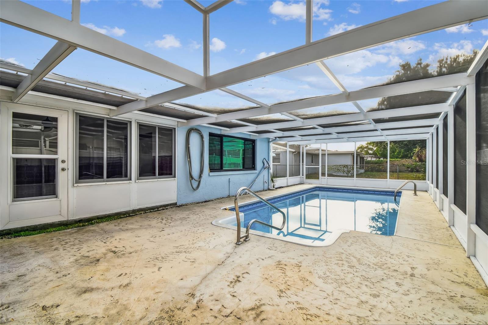 EMBASSY HILLS - Residential