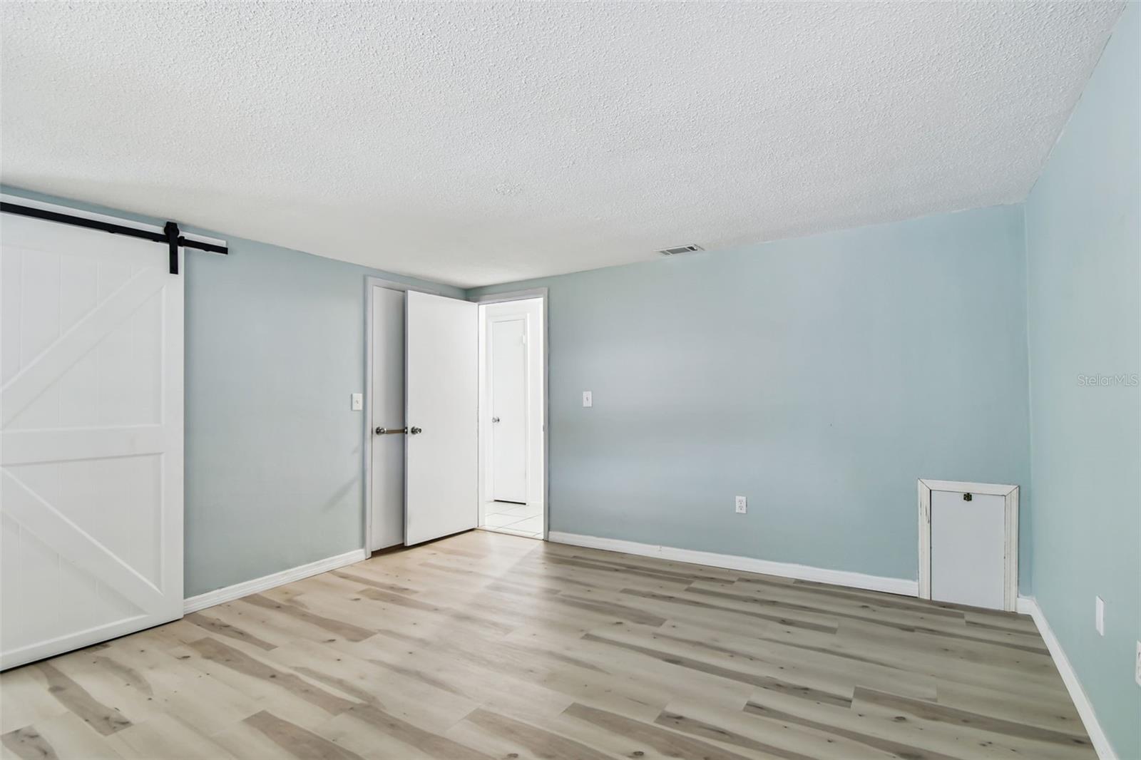 EMBASSY HILLS - Residential