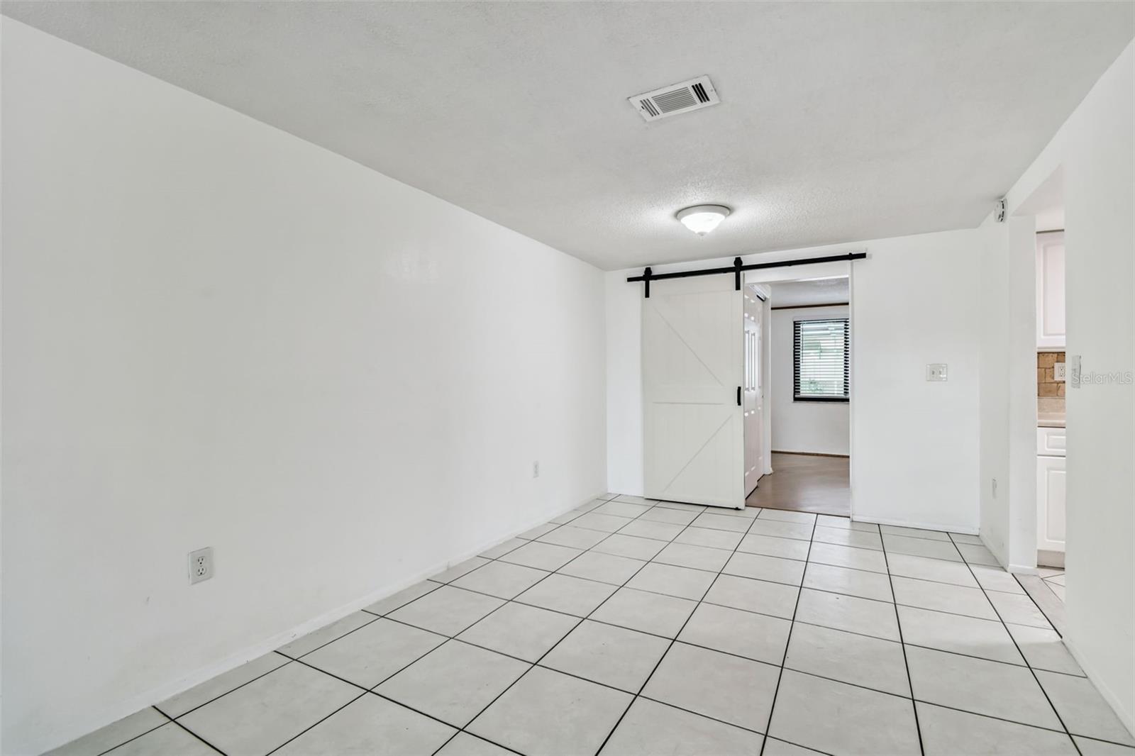 EMBASSY HILLS - Residential